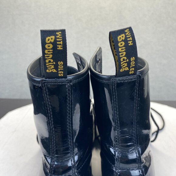 Dr. Martens Short Boots Black Leather Yellow Stitch 8 Hole Size US8 /EUR 39 - Picture 10 of 16